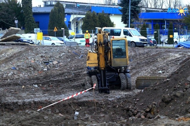 Plac budowy przy Legnickiej. Miejsce znalezienia pocisku moździerzowego