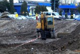 Niewybuch we Wrocławiu - pocisk o długości 1,3 metra odnaleziono przy ul. Legnickiej [ZDJĘCIA]