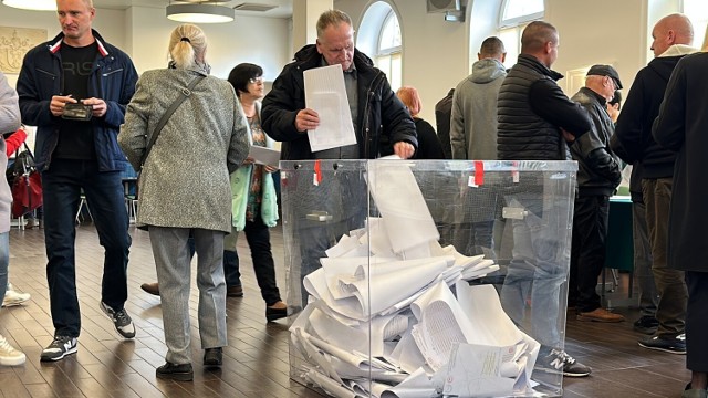 Rekordowe bonusy frekwencyjne mają otrzymać z państwowej kasy gminy liczące do 20 tys. mieszkańców.