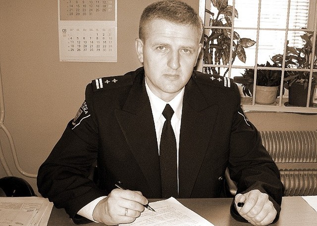 Komendant pabianickiej straży miejskiej Andrzej Wojkowski miał wypadek i trafił do szpitala.