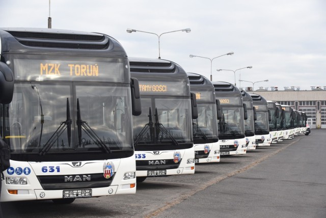 Miejski Zakład Komunikacji podstawi dodatkowe autobusy, które od soboty 23 października do wtorku 2 listopada będą kursować do Centralnego Cmentarza Komunalnego