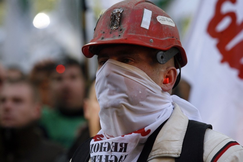 To był największy protest górników przed siedzibą KGHM. Właśnie mija 11 lat, zobaczcie zdjęcia
