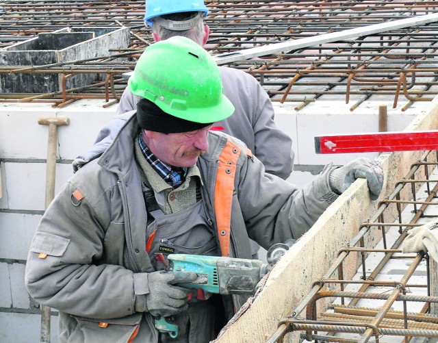 Na rynku budowlanym w Bełchatowie o pracę jest coraz trudniej