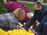 Skromne obchody Święta Niepodległości w Opatowie. Była msza i indywidualne składanie kwiatów [ZDJĘCIA] 