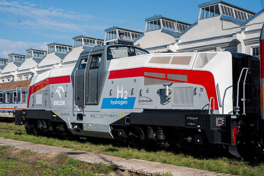 Orlen kupił pierwszą w Polsce lokomotywę wodorową. Pierwszy...