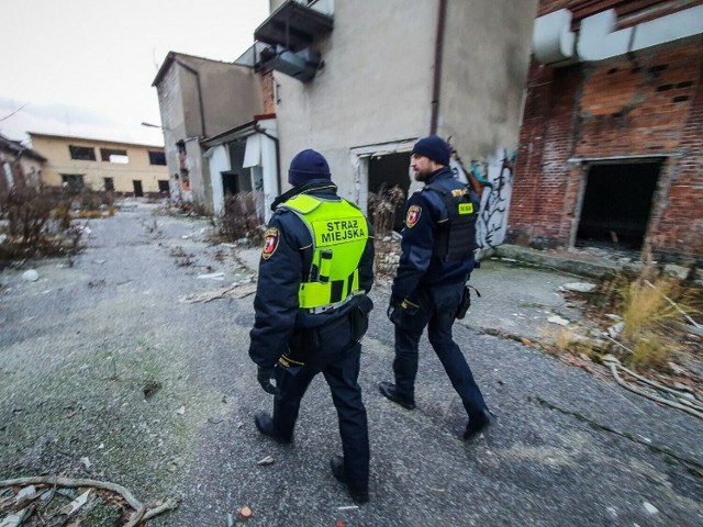 Noclegownia w Lesznie prawie pełna. ,,Zwracajmy uwagę na innych w czasie mrozów'' - apeluje policja i straż miejska