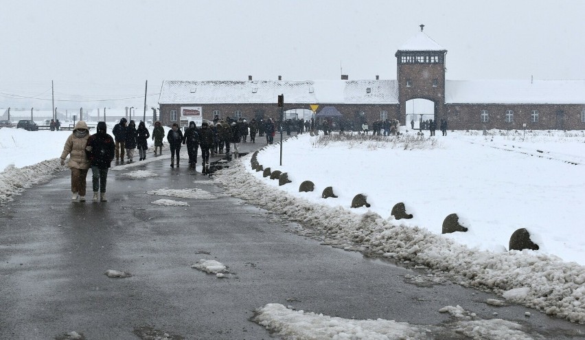 Stan dróg wokół Muzeum Auschwitz II - Birkenau 6 grudnia...