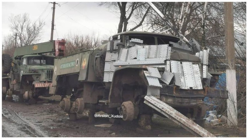 Ukraińcy śmieją się z rosyjskich wojsk [GALERIA ZDJĘĆ]. Hitem jest dodatkowe opancerzenie... z drewna