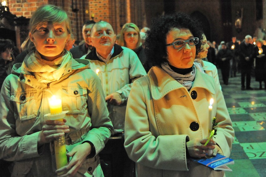 Liturgia Wigilii Paschalnej w poznańskiej Katedrze