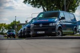 Volkswagen Financial Services wspiera strażaków w niesieniu pomocy uchodźcom. Przekazał pięć samochodów