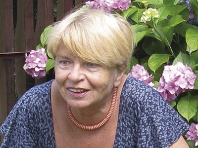 Kalina Jerzykowska jest pisarką, teatrologiem i dziennikarką