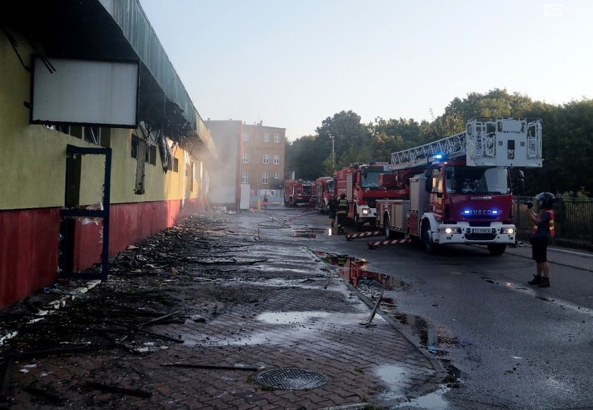 Pożar sklepu meblowego Platan w Szczecinie