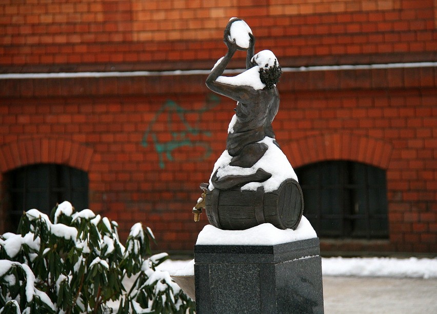 Rzeźba Artura Wochniaka.