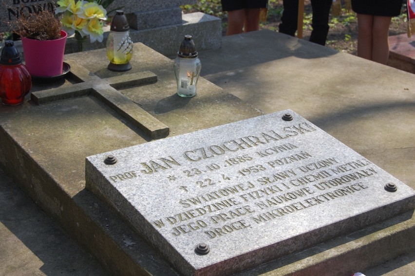 Prof. Jan Czochralski spoczywa na starym cmentarzu w Kcyni