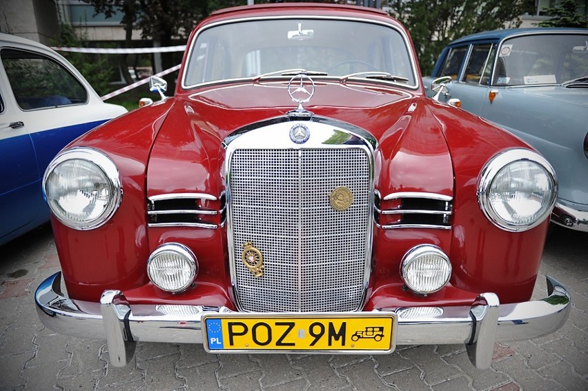 Zabytkowe auta z Automobilklubu Wielkopolski