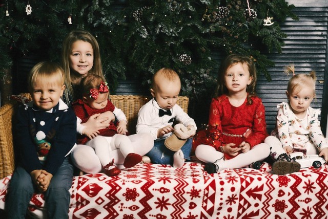 Szóstka zwycięzców akcji. Od lewej: Rafał Rutkowski, Anna Szymańska, Amelia Głowaczewska, Oliwier Hołub, Aleksandra Sójka, Hanna Zalubowska.