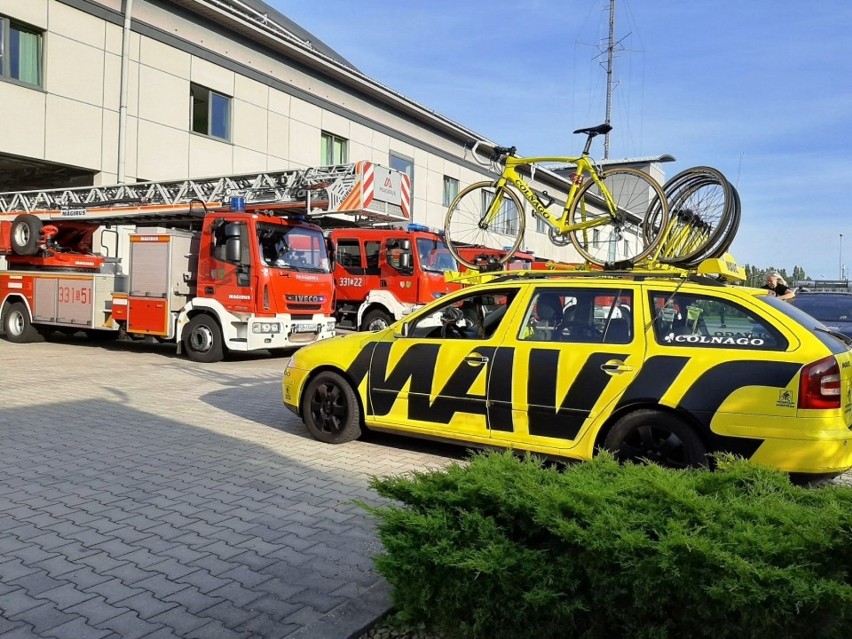 Strażacy na rowerach przejechali ponad 670 km zbierając po...