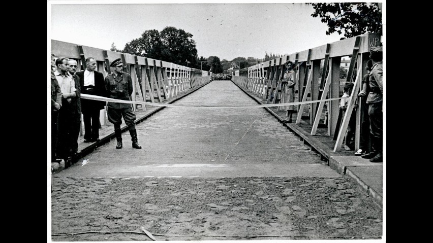 Archiwalne zdjęcia z budowy małego mostu na rzece Warta. Jak wyglądał mały most dawniej?