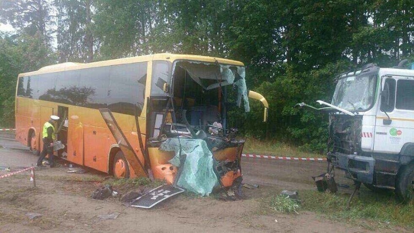 Wypadek autokaru pod Kościerzyną