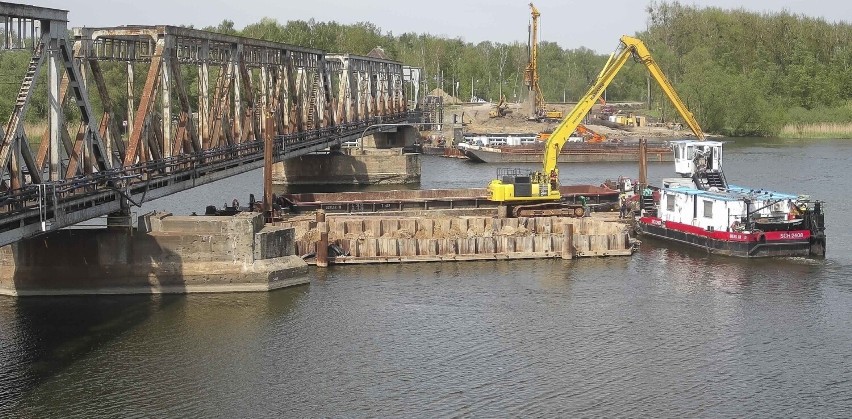 Będzie nowy most kolejowy w Szczecinie. Sprawdzamy stan prac 
