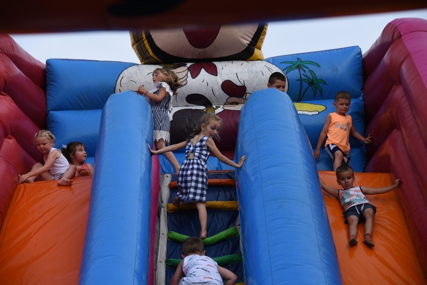 Brak pomysłu na wakacje w okolicach Jarosławia? Mamy rozwiązanie. Na Plaży Miejskiej w Radymnie szykuje się 3-dniowa imprezka dla dzieci