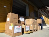 Koronawirus na Pomorzu. 3 tony środków ochrony osobistej z Chin trafią do szpitali i placówek medycznych [zdjęcia]