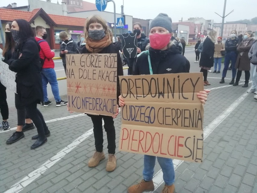 26 października - czwarty dzień protestu w Chojnicach w związku z zakazem aborcji [zdjęcia, wideo]
