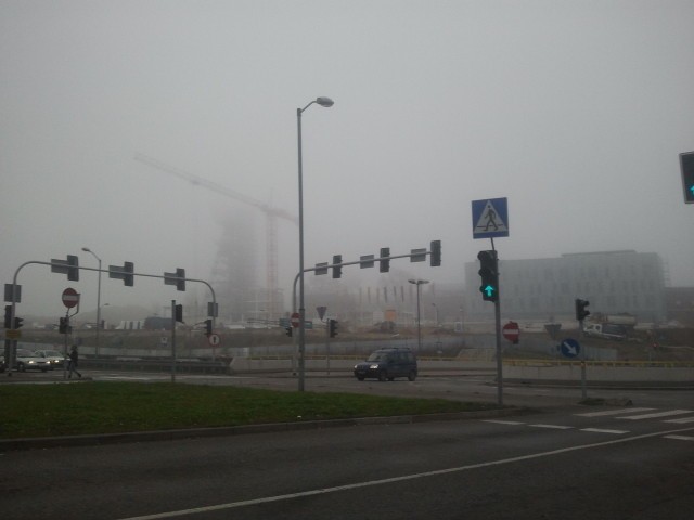 Mgła na placu budowy Muzeum Śl.