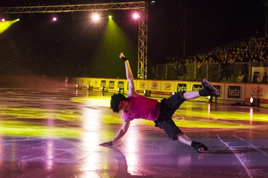 Kings on Ice. Popis łyżwiarskich umiejętności na Stadionie...