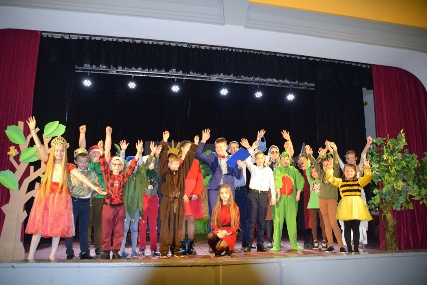 Uczniowie z Sędzina obchodzili Międzynarodowy Dzień Teatru [zdjęcia]
