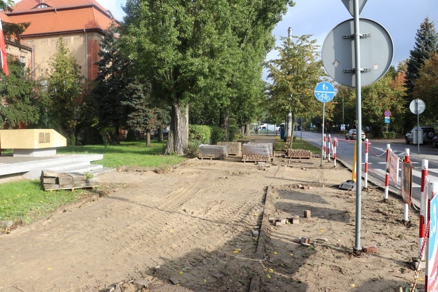 Trwa przebudowa ścieżki pieszo rowerowej przy ulicy Kościuszki w Wągrowcu 
