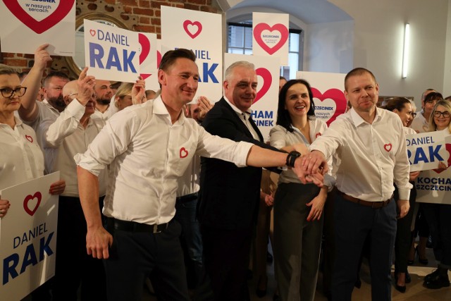 Od lewej - Olgierd Geblewicz, Daniel Rak, Renata Rak i Marcin Kaszewski