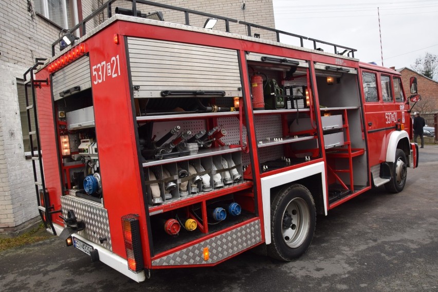 OSP Sieradz-Monice ma nowy wóz strażacki. To średni samochód ratowniczo-gaśniczy. Używany pojazd kosztował 70 tys. zł