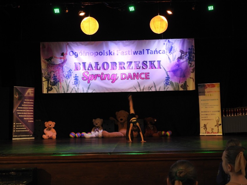 Młodzi tancerze na Białobrzeski Spring Dance. Roztańczona sobota w ŻOK - u.