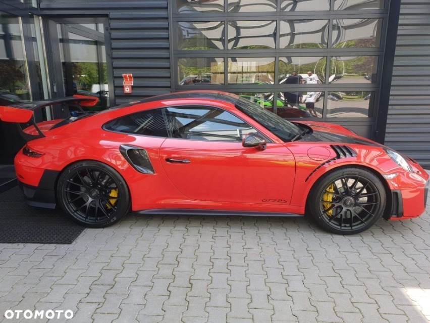 Porsche 911 GT2 
2018 100 km Benzyna Coupe 
Cena: 1 725 000...