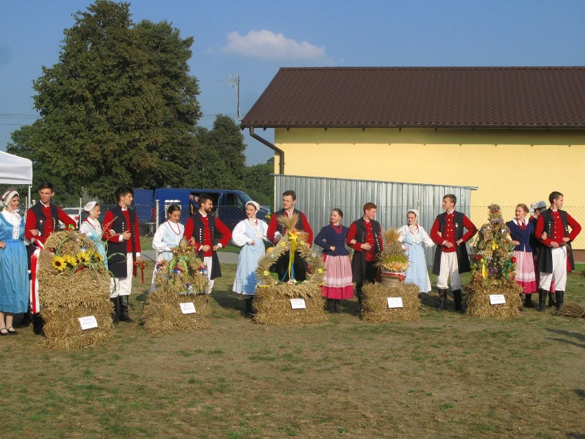 W Sadłogoszczy rolnicy z gminy Barcin świętowali dożynki [zdjęcia, wideo]