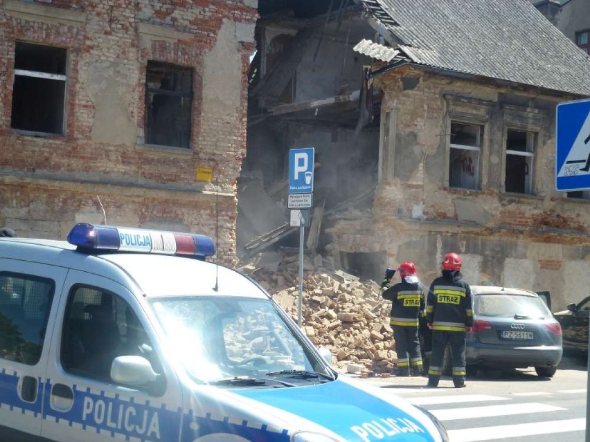 Gniezno: zawalił się fragment budynku na ul. Grzybowo