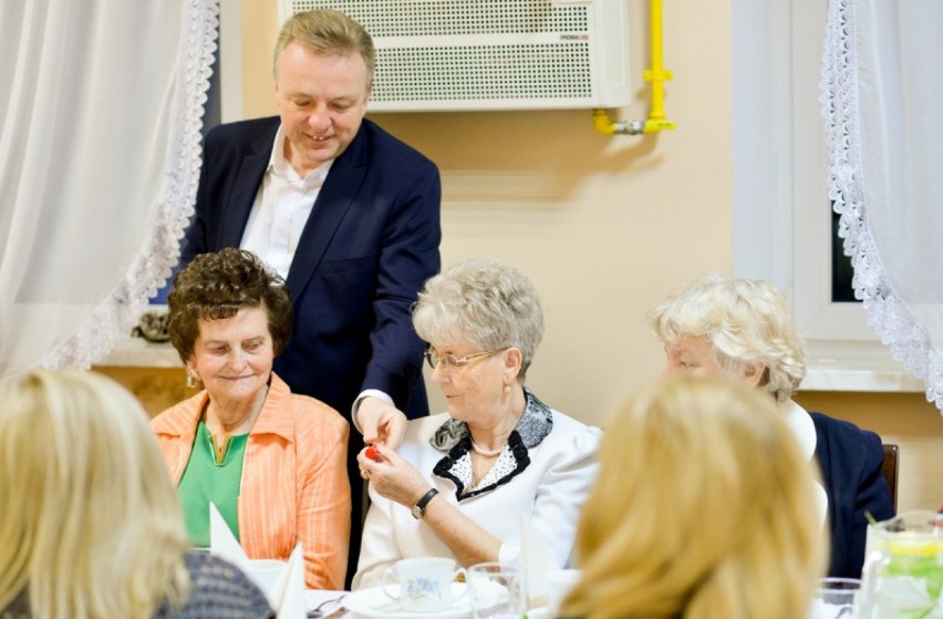 Święto Kobiet w Rąbczynie z drobnymi upominkami