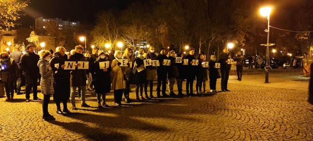 Marsz poświęcony  pamięci zmarłej Izy z Pszczyny odbył się w sobotę, 6 listopada w Radomiu.