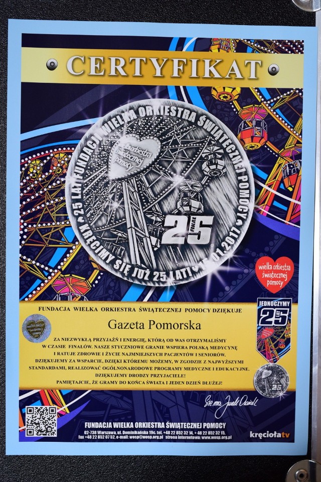 Wśród instytucji, które szczególnie wspierały WOŚP, znalazła się „Pomorska”. Dostaliśmy srebrny  medal i certyfikat. W imieniu „GP” odebrał go Tomek Dereszyński, który zrobił sobie selfie z Jurkiem