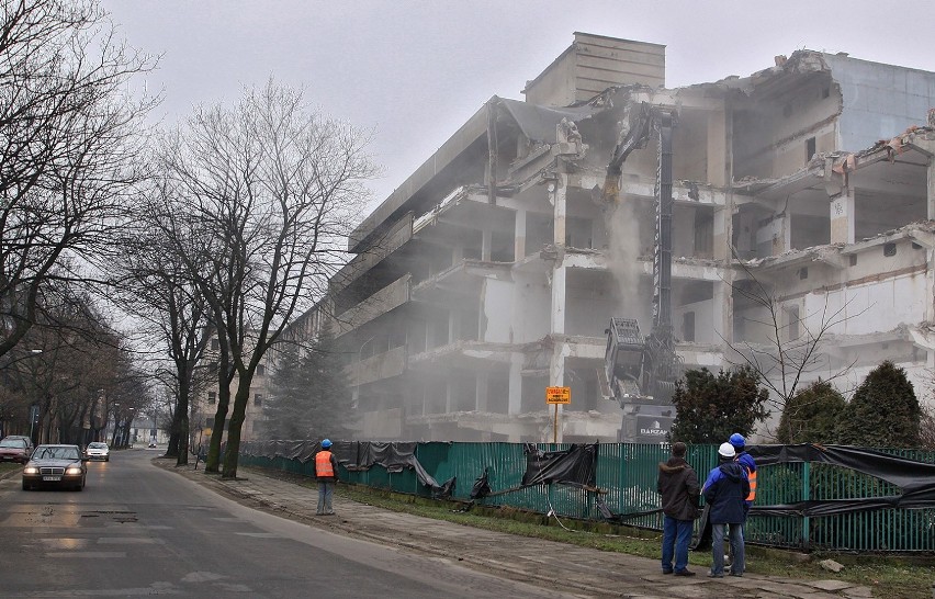 27 stycznia, wyburzanie zakładów tekstylnych Vistula na...