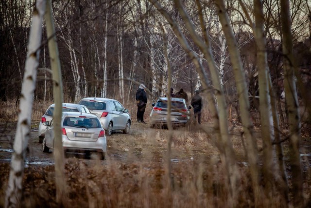 Ciało znaleziono w kompleksie leśnym na Piaskowej Górze w pobliżu rzeki Pełcznica