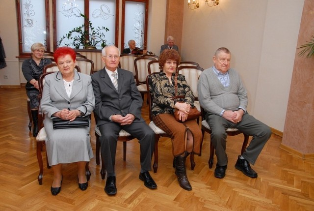 Barbara i Mieczysław Jednoróg oraz Weronika i Tadeusz Radoszewscy przeżyli ze sobą już 50 lat
