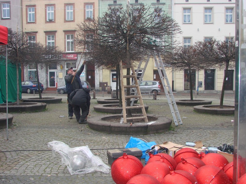 Jarmark świąteczny [2014] w Mysłowicach w sobotę. jBędą smakołyki, kolędy, ozdoby, Mikoła [ZDJĘCIA]