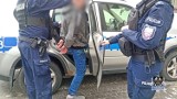 Pokazali policjantom z Wałbrzycha "fu** you", trafili do aresztu. Tak się skończyła szarpanina w Unisławiu Śląskim