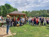 Akcja "Odjazdowy Bibliotekarz". W Dzierżąznej (gm. Zgierz) odbył się rajd rowerowy bibliotekarzy i sympatyków czytania.