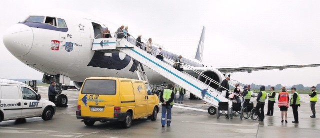 Niedziela godz. 9. W Pyrzowicach wylądował boeing 767 z Toronto. Wczesnym popołudniem wyleciał do Chicago.