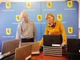 Nowiutkie laptopy nadeszły już do Dzierzgonia - wkrótce trafią do uczniów szkół
