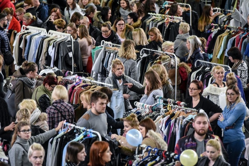 Odwiedzający wydarzenie, którzy chcą jedynie kupić, a nie...