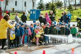 Druhowie z Ochotniczej Straży Pożarnej w Moszczenicy spotkali się z Wesołymi Krasnalami